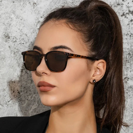 Fashion Vintage Square Sunglasses for Women Brand Designer Luxury Mirror Sun Glasses Retro Female Shades Zonnebril Dames UV400
2025 new